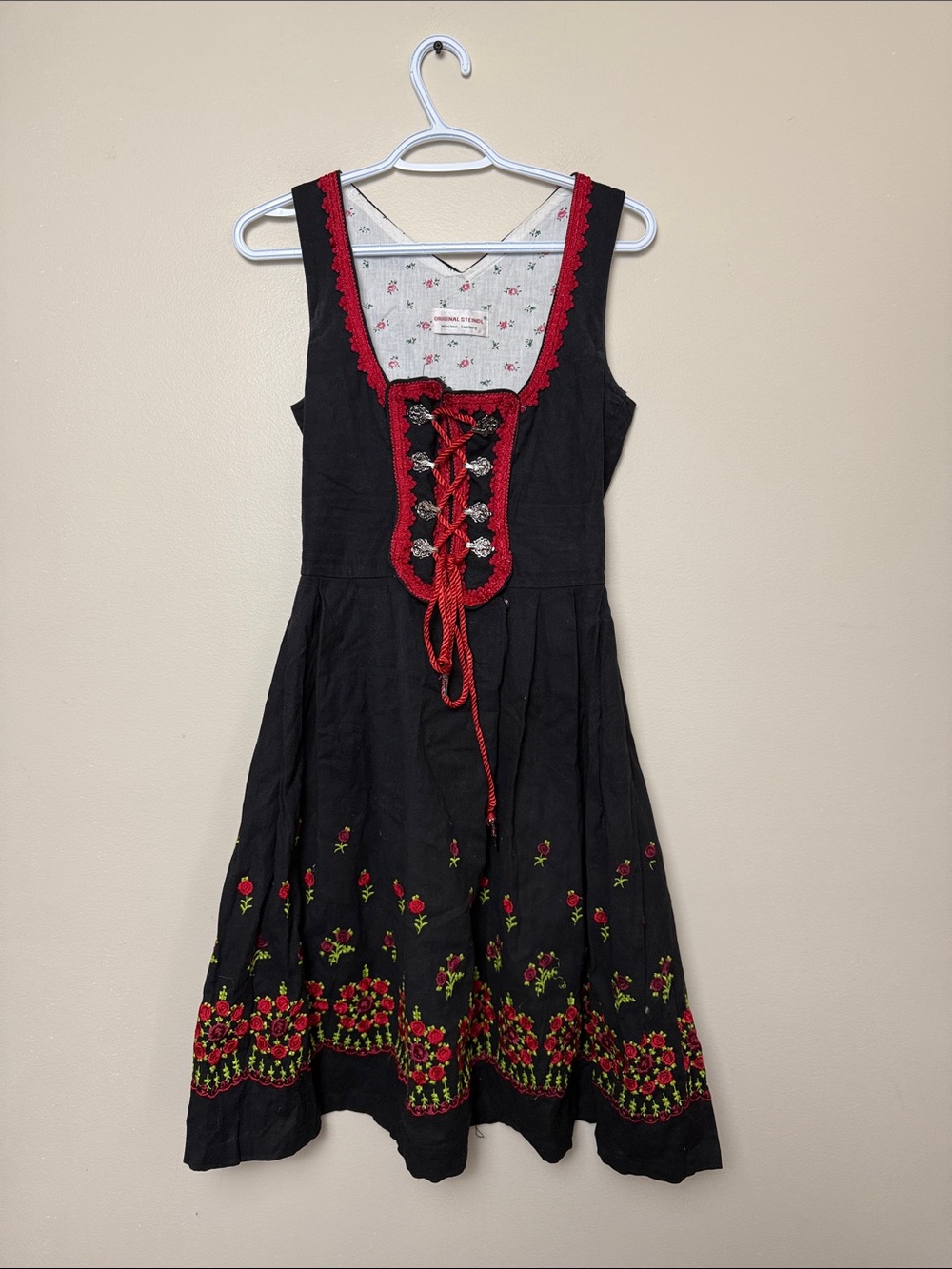 Original Steindl Black and Red Floral Embroidered Sleeveless Dress size xs